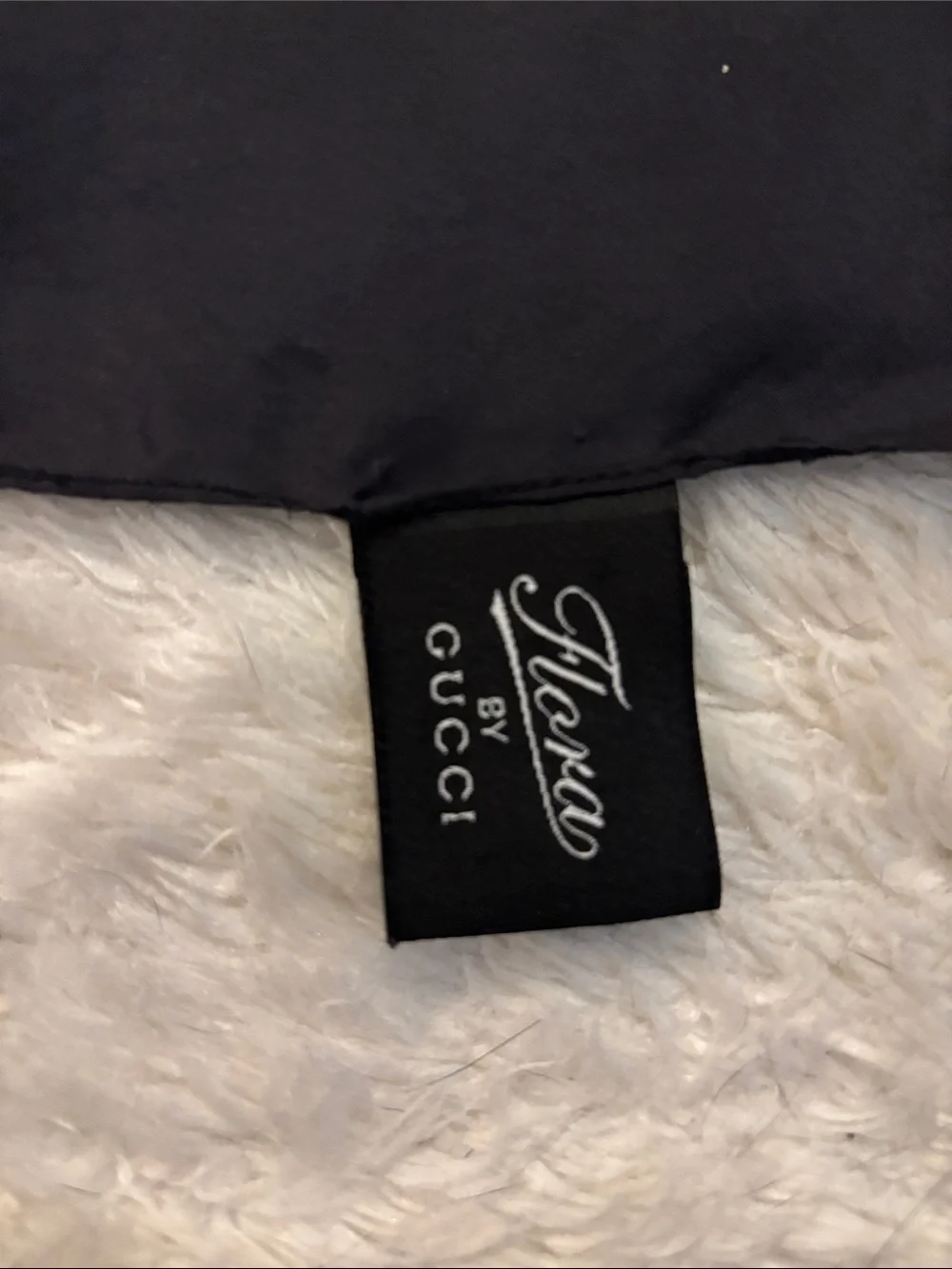 Gucci Flora Silk Scarf - Picture 2 of 6